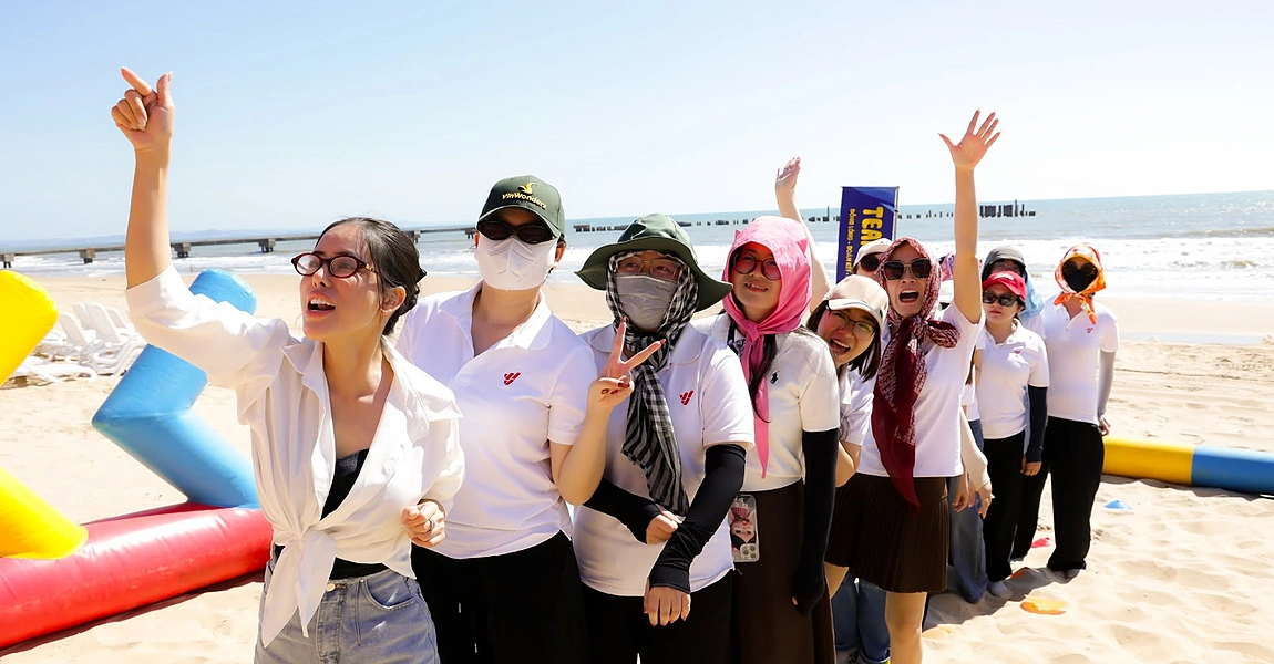 công ty newgen tổ chức team building tại bãi biển