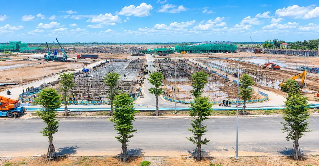 tiến độ xây dựng vinhomes hóc môn